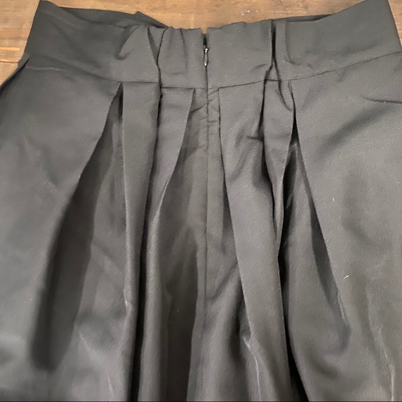 Black Retro Bow Skirt - Picture 3 of 3